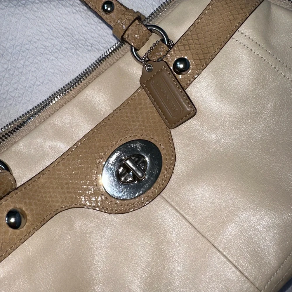 Coach Penelope Ivory Metallic Leather Satchel Tan Trim Shoulder Bag Purse F16529 - Picture 11 of 12